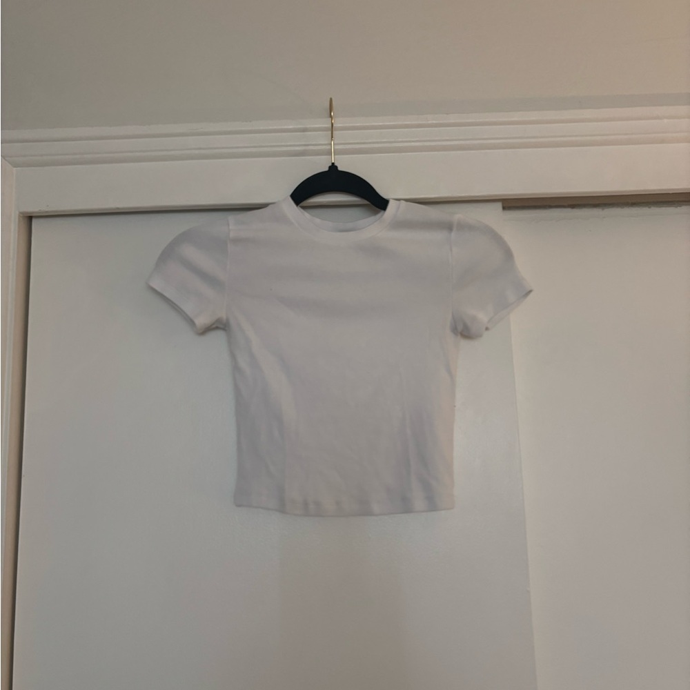 Aritzia TNA Homestretch White Ribbed Cropped T-Shirt
